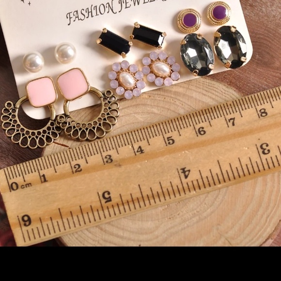 *Sale*6 Pack of Earrings - Picture 2 of 2